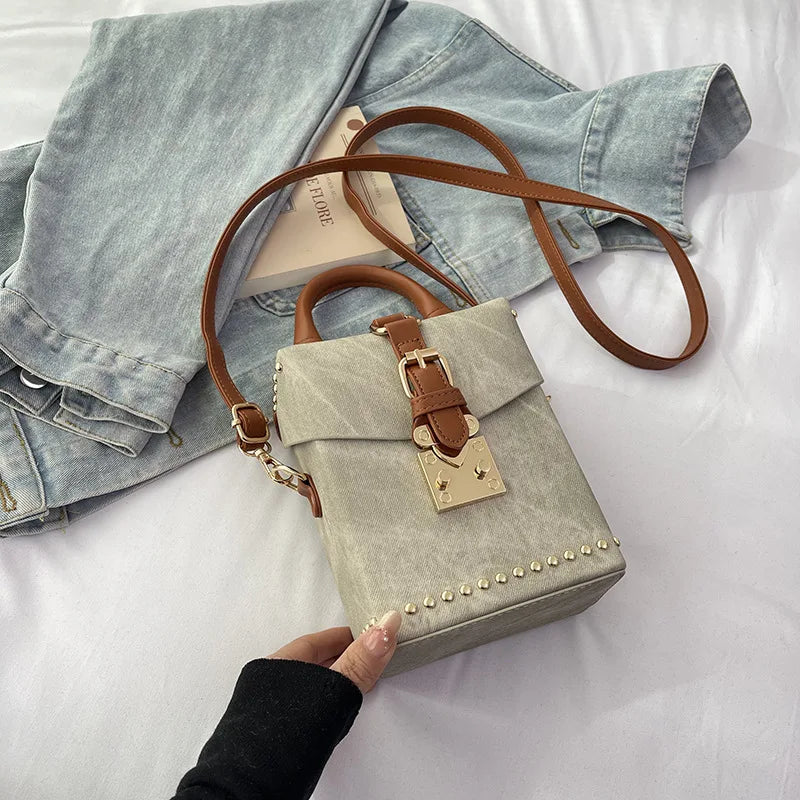 Fashionable Small Shoulder Bag, Chic Crossbody & Handheld Clutch