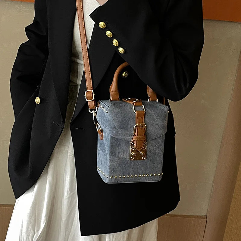 Fashionable Small Shoulder Bag, Chic Crossbody & Handheld Clutch